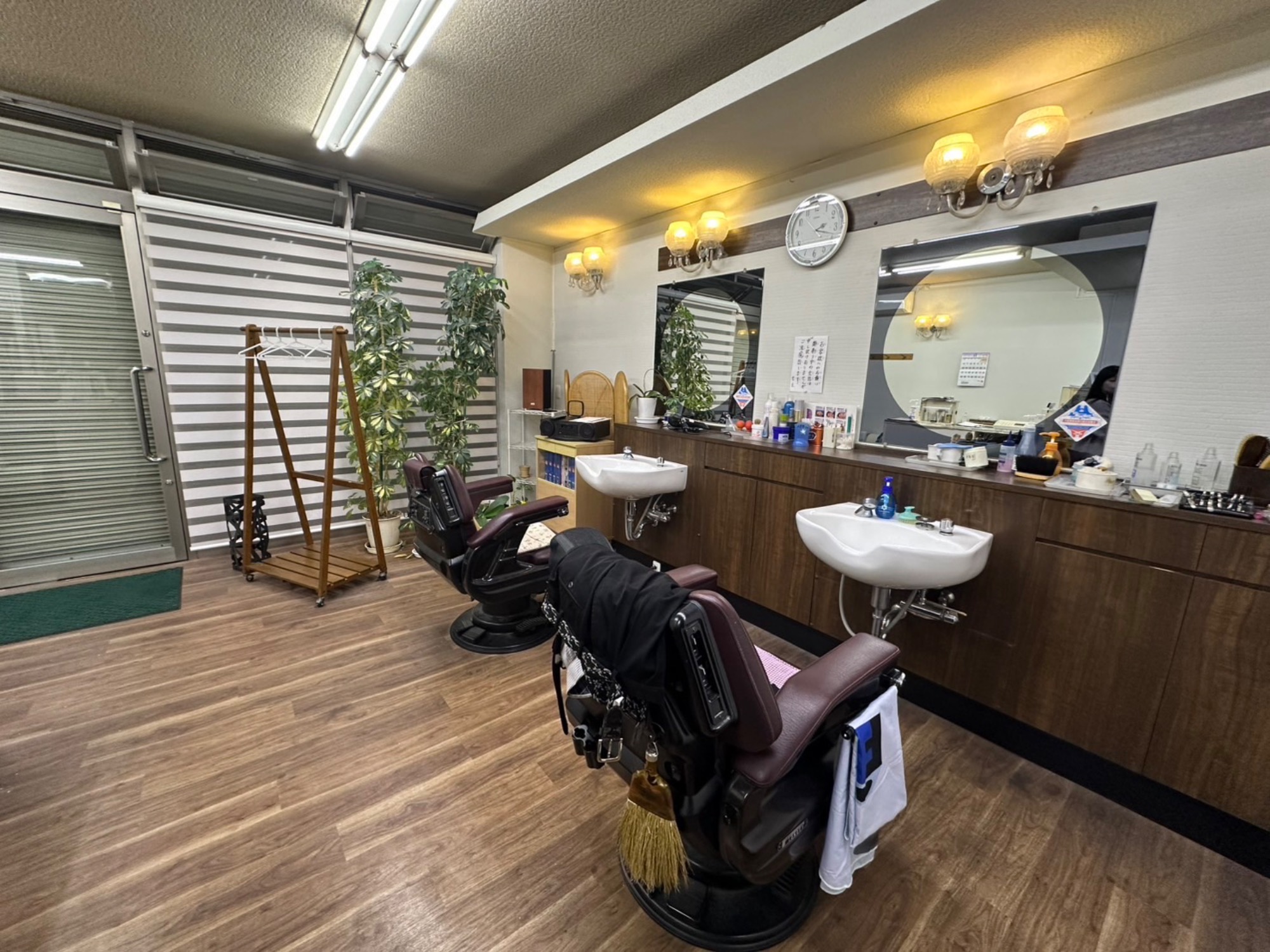 名古屋市西区又穂町3丁目　理容店居抜き