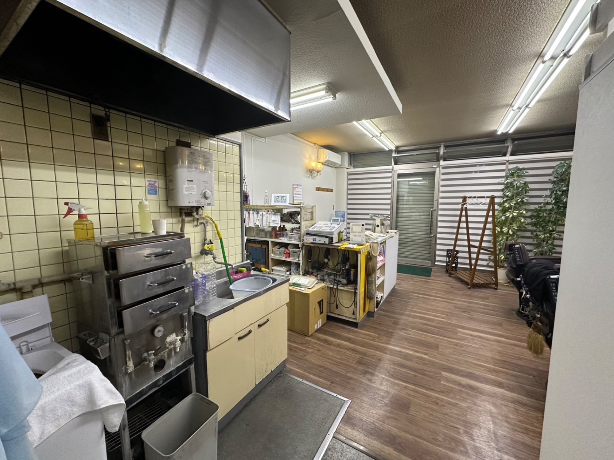 名古屋市西区又穂町3丁目　理容店居抜き